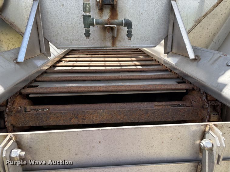 image for item EM2552 2007 International 7400 dump truck