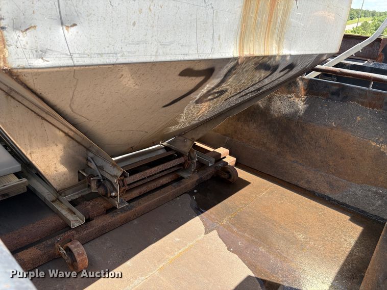 image for item EM2552 2007 International 7400 dump truck