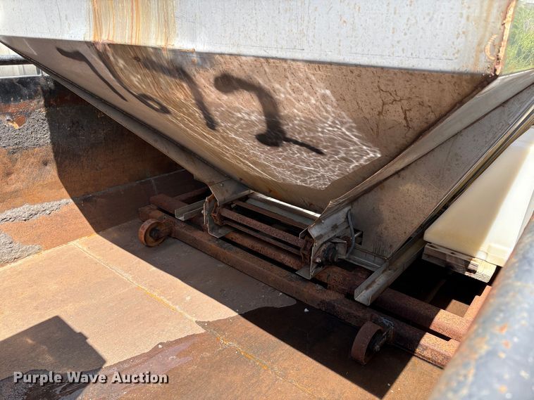 image for item EM2552 2007 International 7400 dump truck