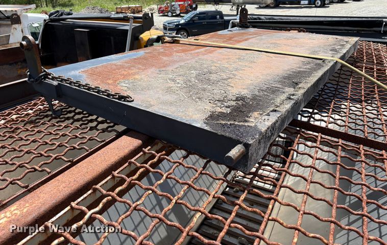 image for item EM2552 2007 International 7400 dump truck