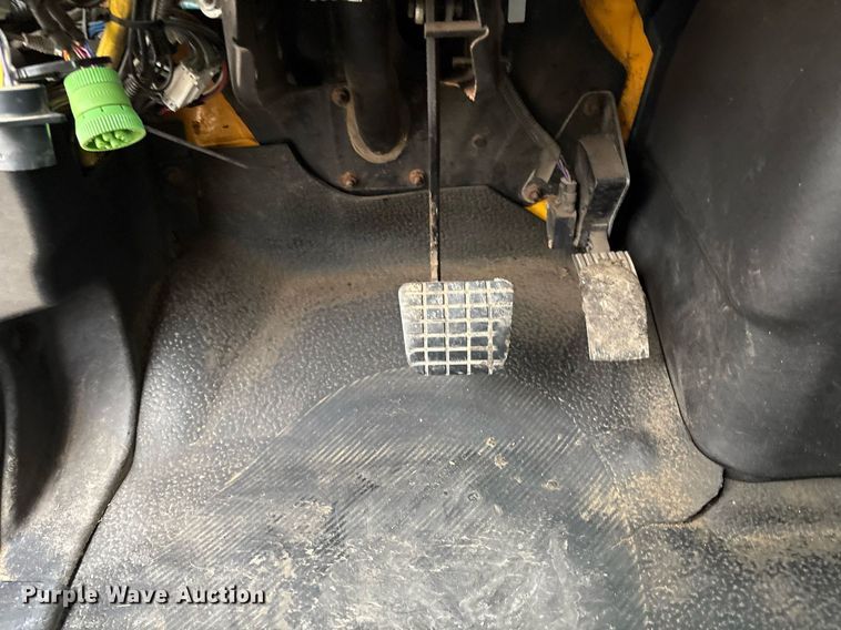 image for item EM2552 2007 International 7400 dump truck