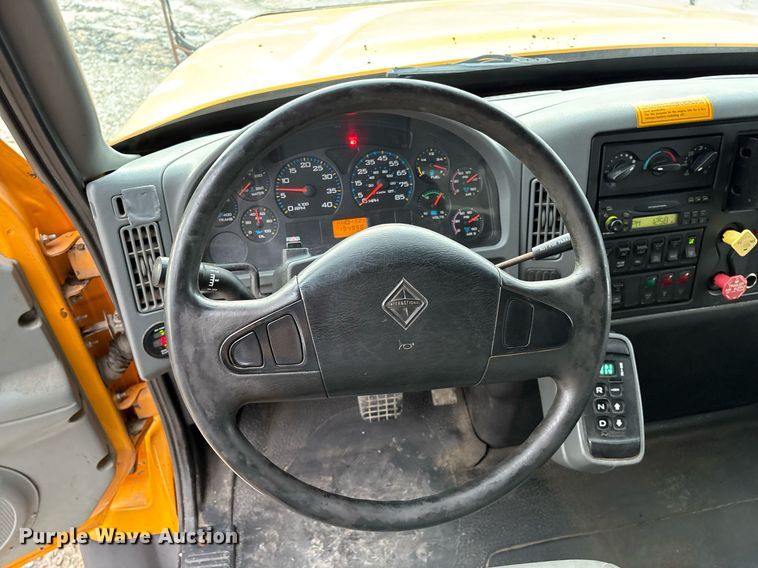 image for item EM2552 2007 International 7400 dump truck