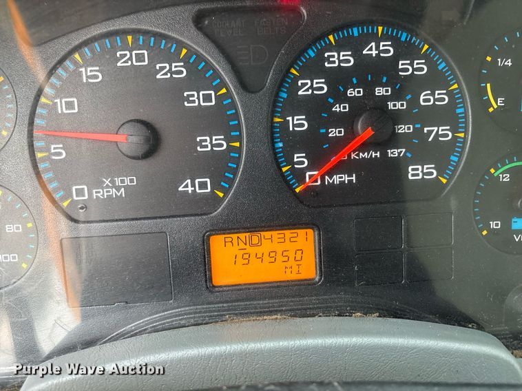 image for item EM2552 2007 International 7400 dump truck