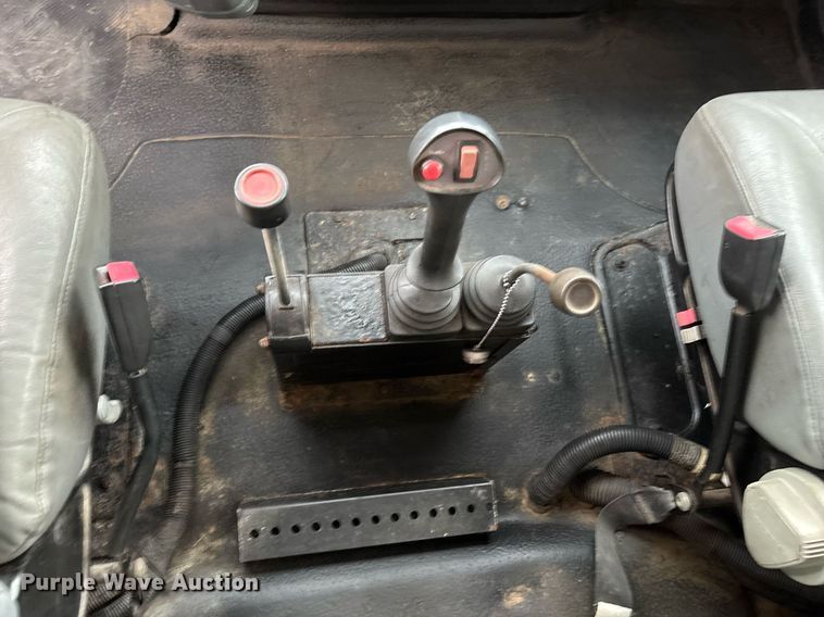 image for item EM2552 2007 International 7400 dump truck