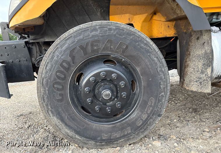 image for item EM2552 2007 International 7400 dump truck