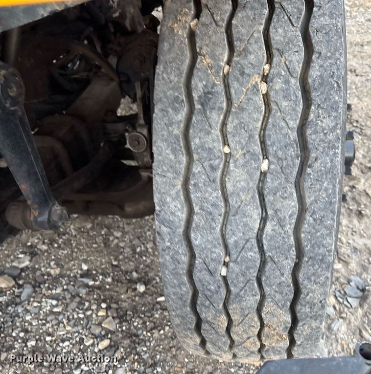 image for item EM2552 2007 International 7400 dump truck