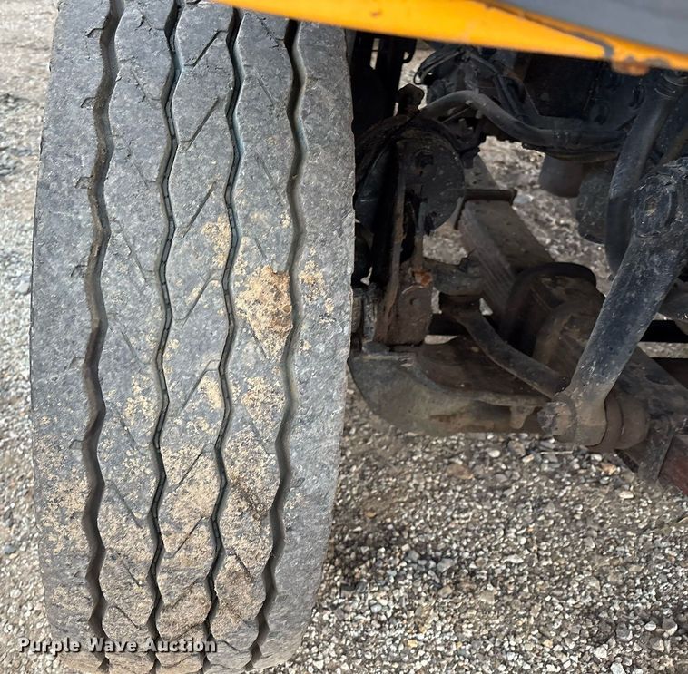 image for item EM2552 2007 International 7400 dump truck