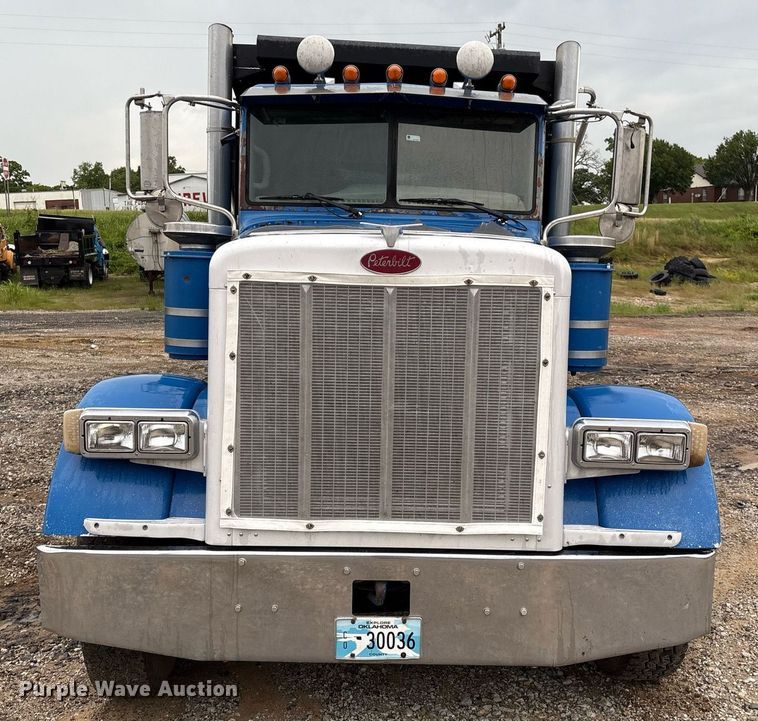 image for item EM2553 2006 Peterbilt 379 dump truck