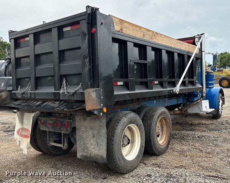image for item EM2553 2006 Peterbilt 379 dump truck
