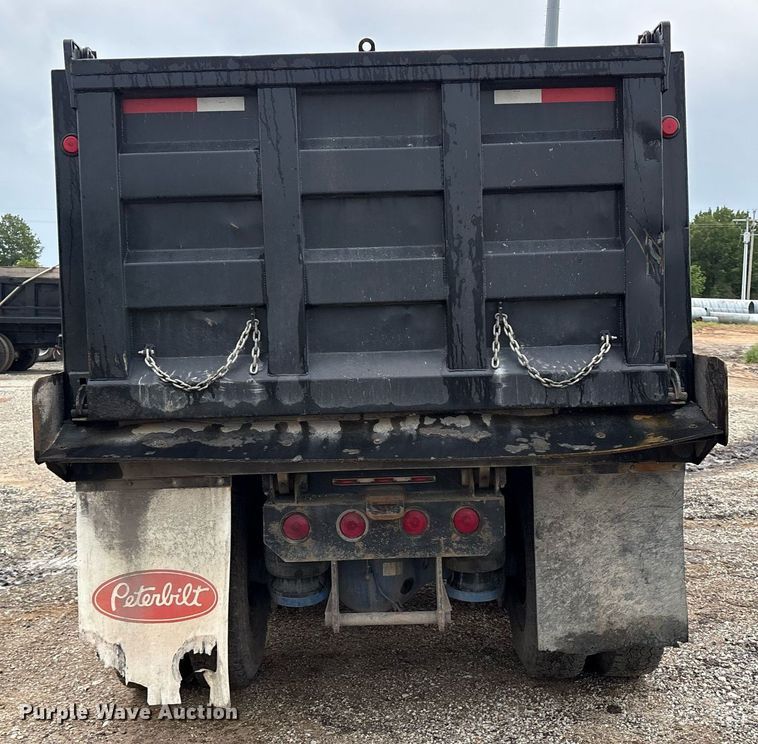 image for item EM2553 2006 Peterbilt 379 dump truck