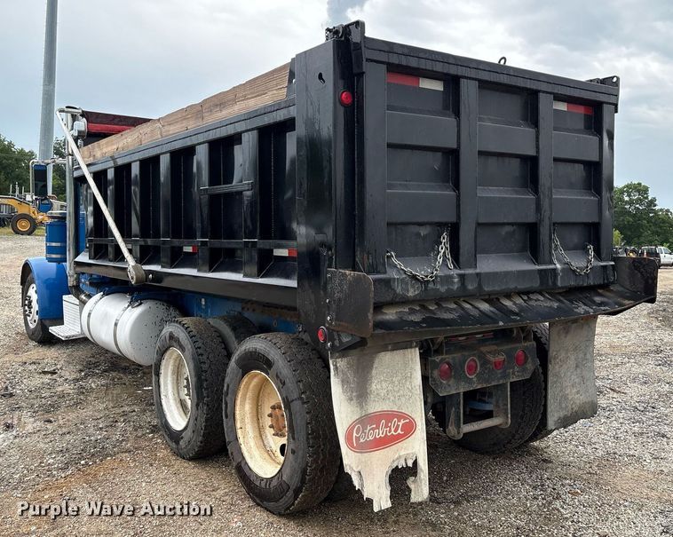 image for item EM2553 2006 Peterbilt 379 dump truck