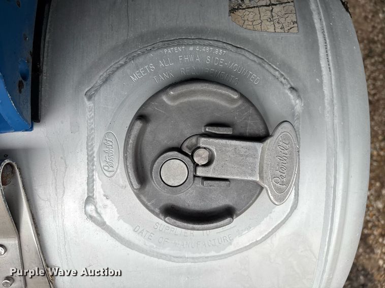 image for item EM2553 2006 Peterbilt 379 dump truck