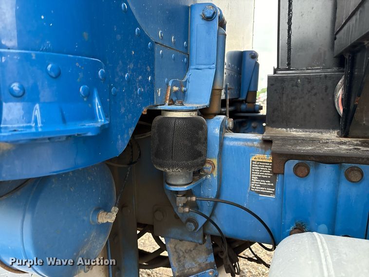 image for item EM2553 2006 Peterbilt 379 dump truck