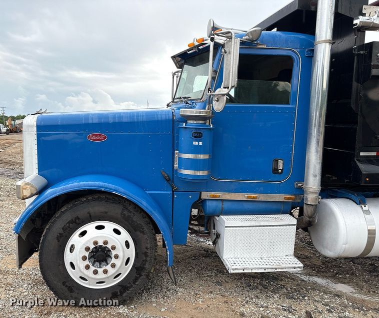 image for item EM2553 2006 Peterbilt 379 dump truck