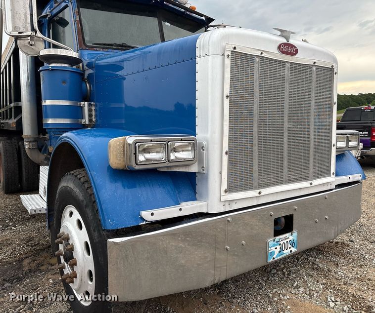 image for item EM2553 2006 Peterbilt 379 dump truck