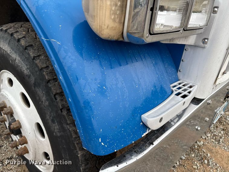 image for item EM2553 2006 Peterbilt 379 dump truck