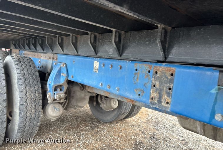 image for item EM2553 2006 Peterbilt 379 dump truck