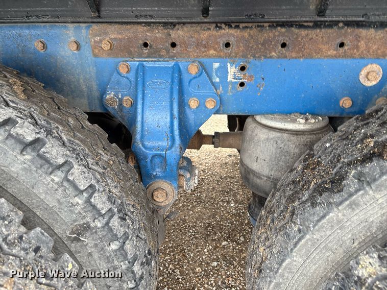 image for item EM2553 2006 Peterbilt 379 dump truck