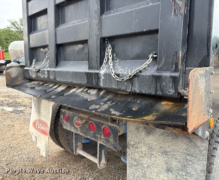 image for item EM2553 2006 Peterbilt 379 dump truck