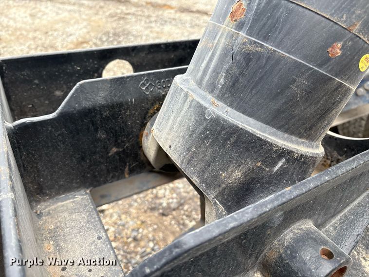 image for item EM2553 2006 Peterbilt 379 dump truck