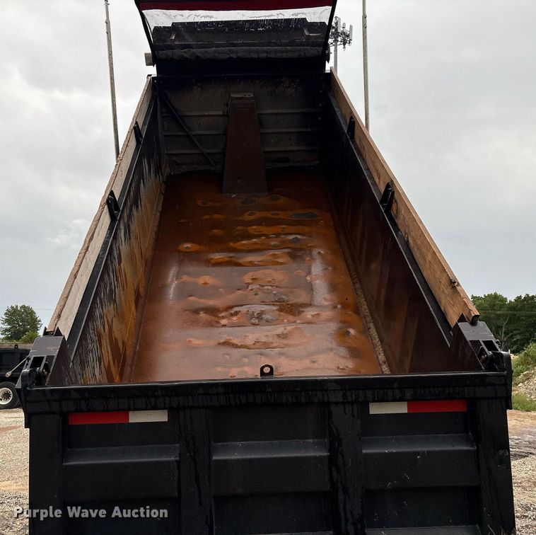 image for item EM2553 2006 Peterbilt 379 dump truck