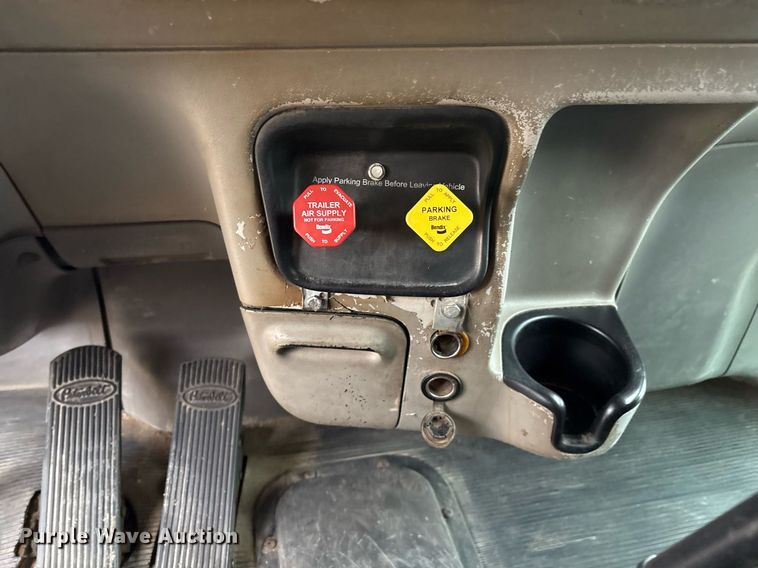 image for item EM2553 2006 Peterbilt 379 dump truck