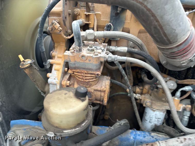 image for item EM2553 2006 Peterbilt 379 dump truck