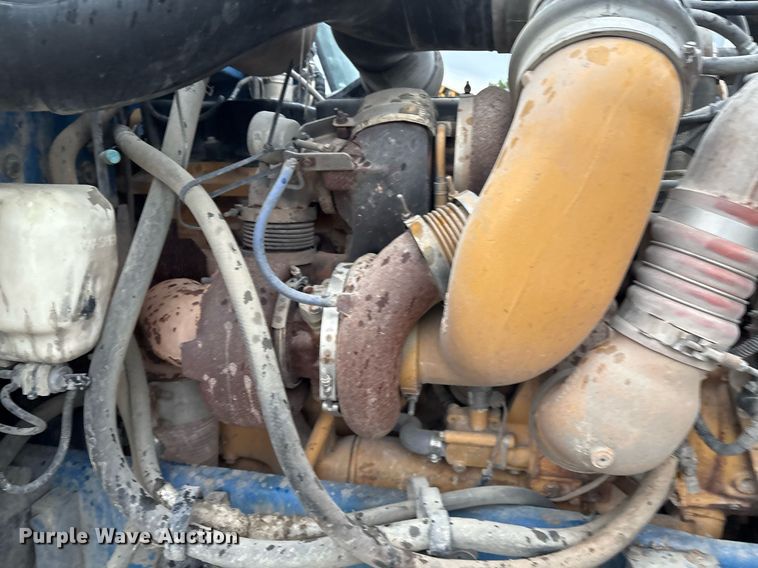 image for item EM2553 2006 Peterbilt 379 dump truck