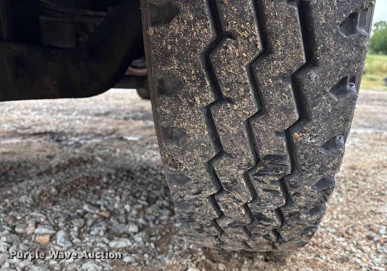 image for item EM2553 2006 Peterbilt 379 dump truck