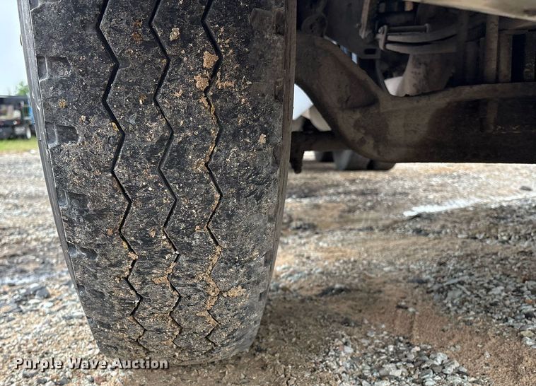 image for item EM2553 2006 Peterbilt 379 dump truck