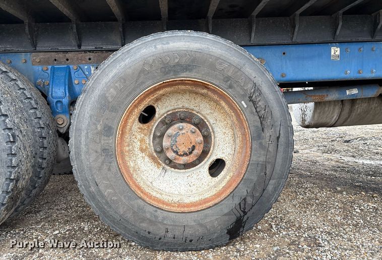 image for item EM2553 2006 Peterbilt 379 dump truck