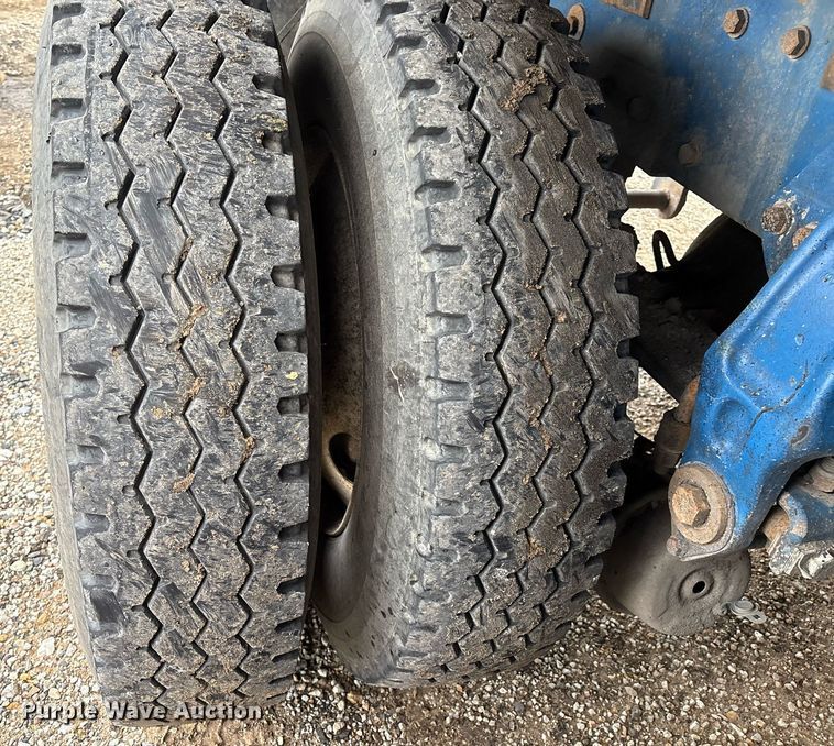 image for item EM2553 2006 Peterbilt 379 dump truck