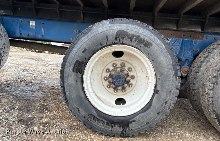 image for item EM2553 2006 Peterbilt 379 dump truck