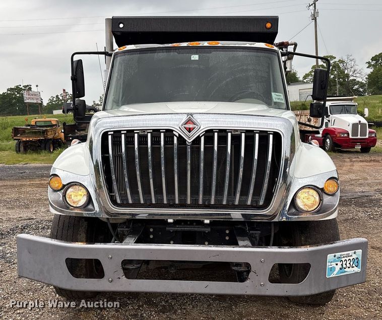 image for item EM2554 2017 International 7400 dump truck