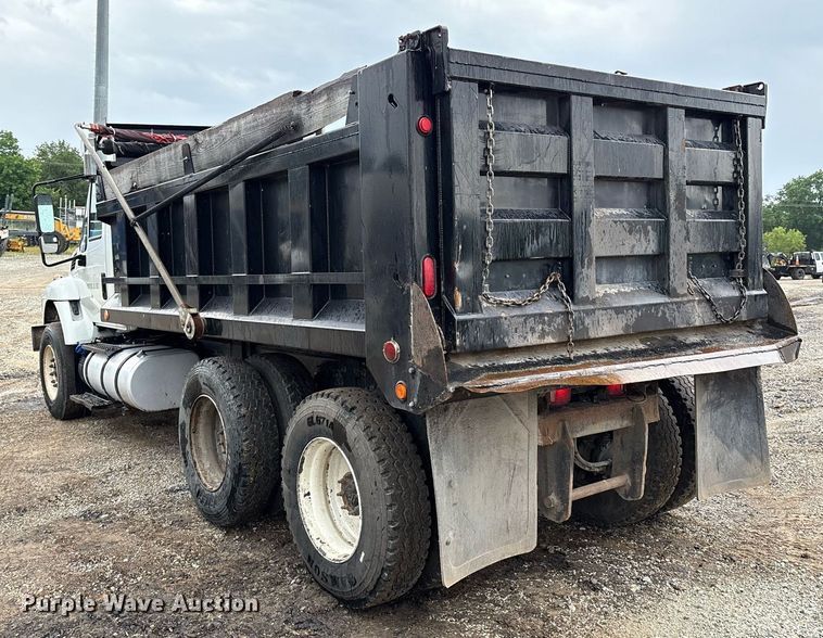 image for item EM2554 2017 International 7400 dump truck