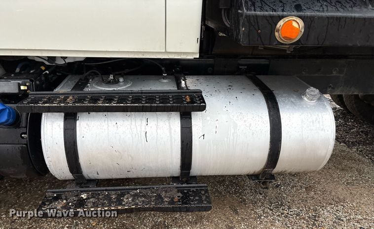 image for item EM2554 2017 International 7400 dump truck