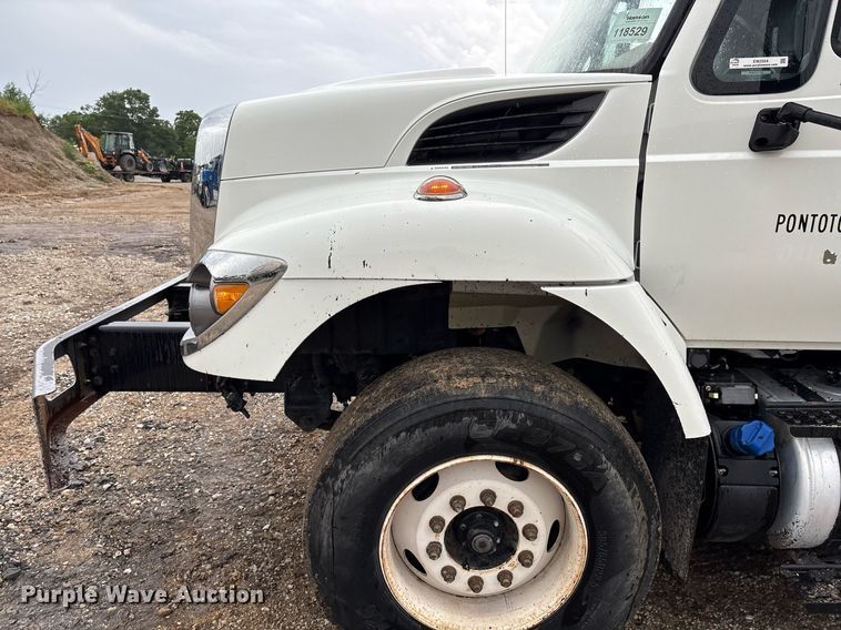 image for item EM2554 2017 International 7400 dump truck