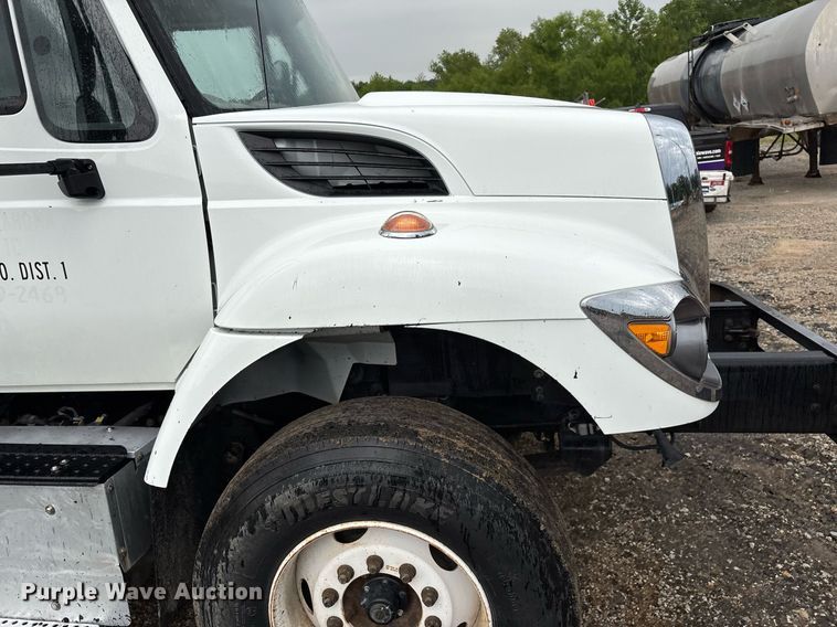 image for item EM2554 2017 International 7400 dump truck