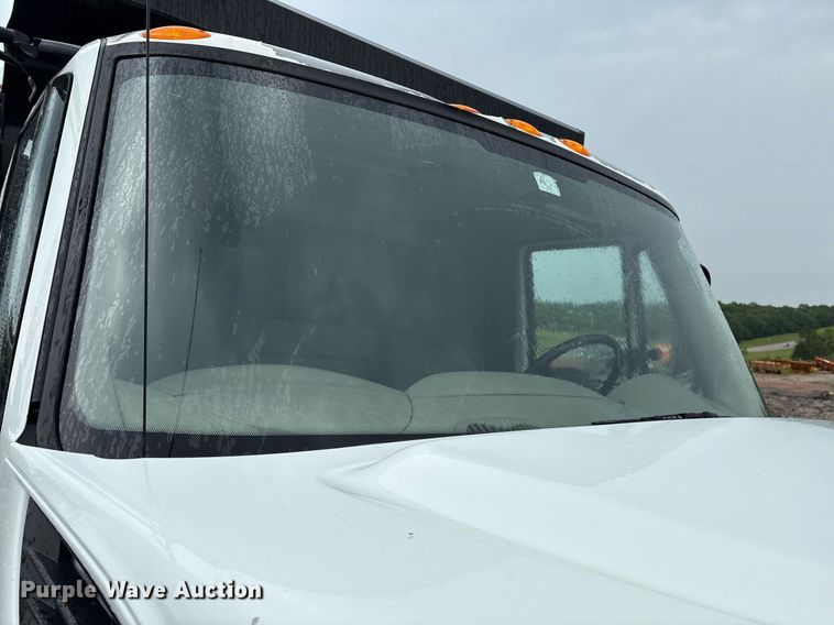 image for item EM2554 2017 International 7400 dump truck