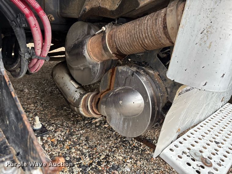 image for item EM2554 2017 International 7400 dump truck