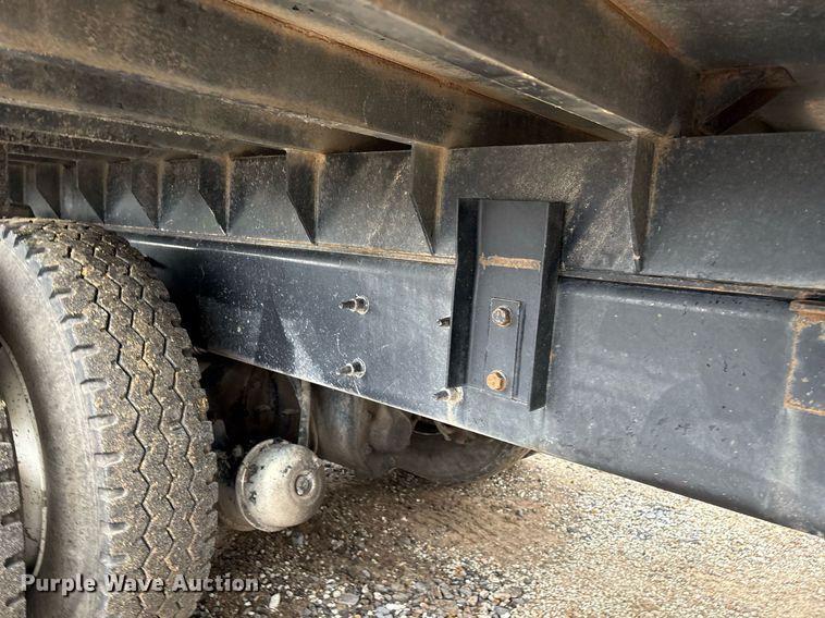 image for item EM2554 2017 International 7400 dump truck