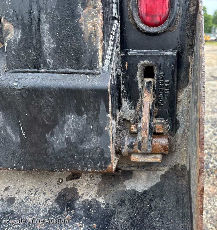 image for item EM2554 2017 International 7400 dump truck