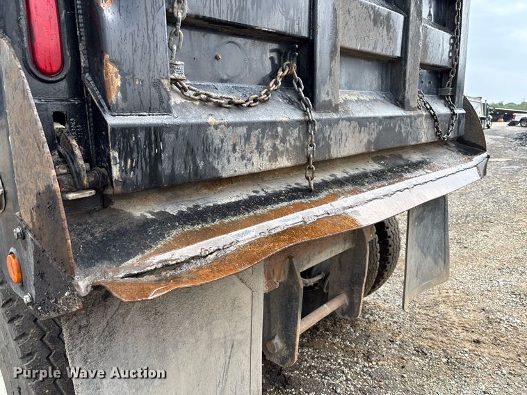 image for item EM2554 2017 International 7400 dump truck