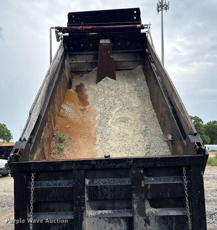 image for item EM2554 2017 International 7400 dump truck