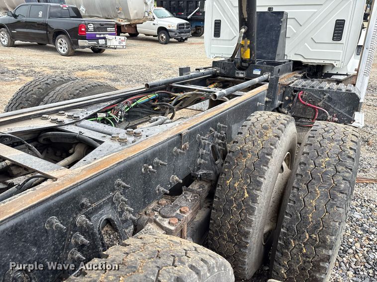 image for item EM2554 2017 International 7400 dump truck