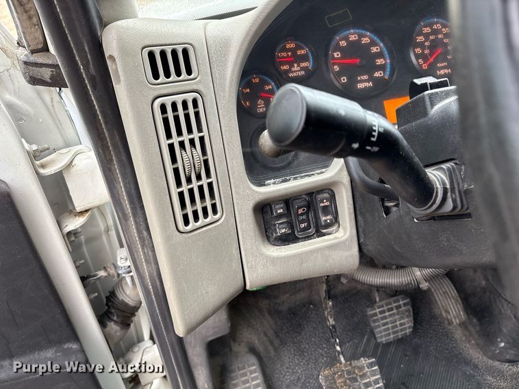 image for item EM2554 2017 International 7400 dump truck