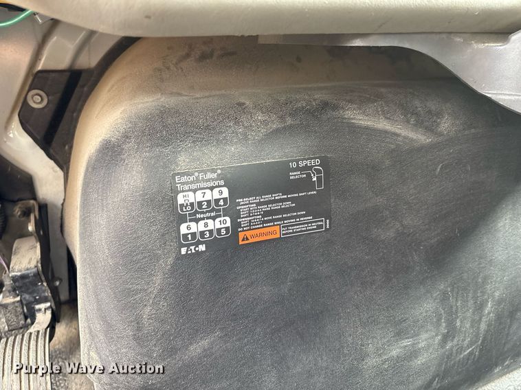 image for item EM2554 2017 International 7400 dump truck