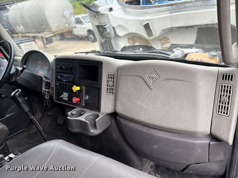 image for item EM2554 2017 International 7400 dump truck