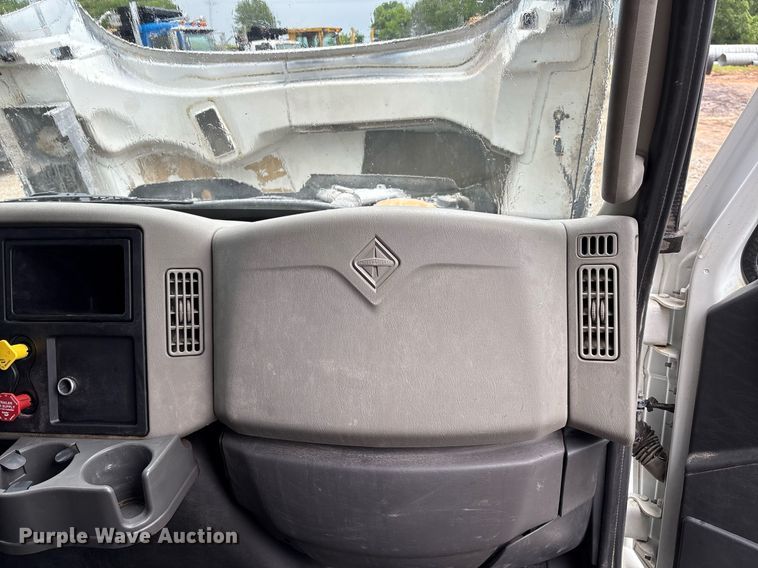 image for item EM2554 2017 International 7400 dump truck