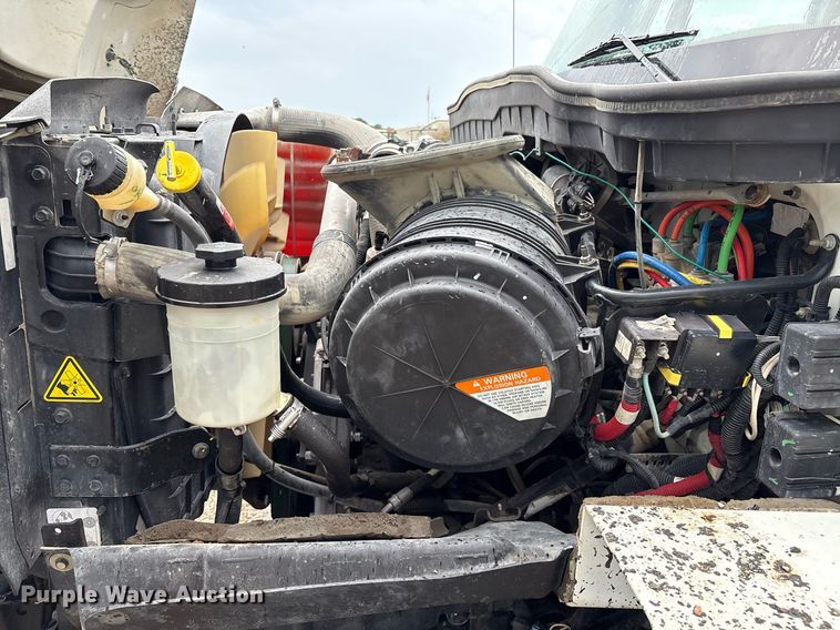 image for item EM2554 2017 International 7400 dump truck